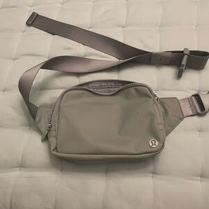 Lulu lemon Fanny pack